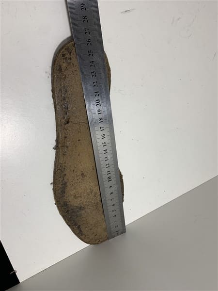 Soviet M69 Margelovki boots sole measurement with ruler for accurate sizing