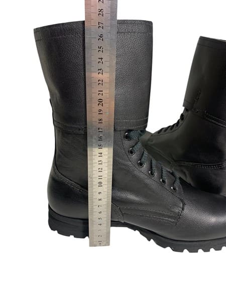 Czechoslovakia combat boots height measurement leather military boots with ruler size reference