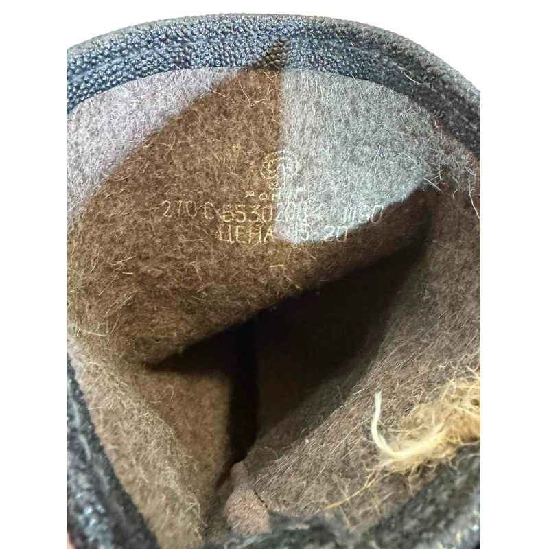 Natural felt lining inside original Soviet winter kirza boots, authentic USSR military insulated sapogi.