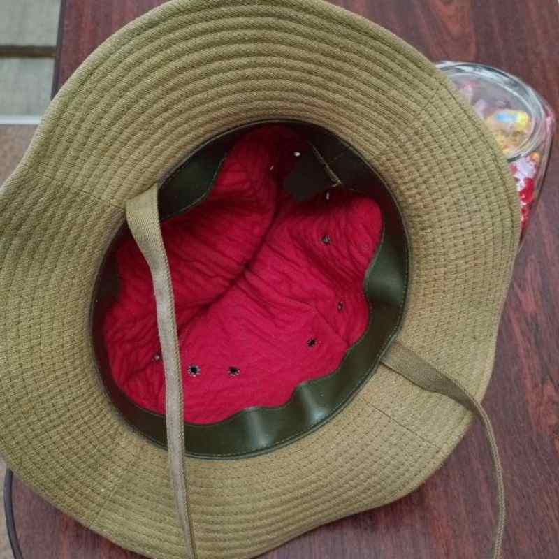 Soviet M1938 Border Guard Panama Hat interior with red quilted lining